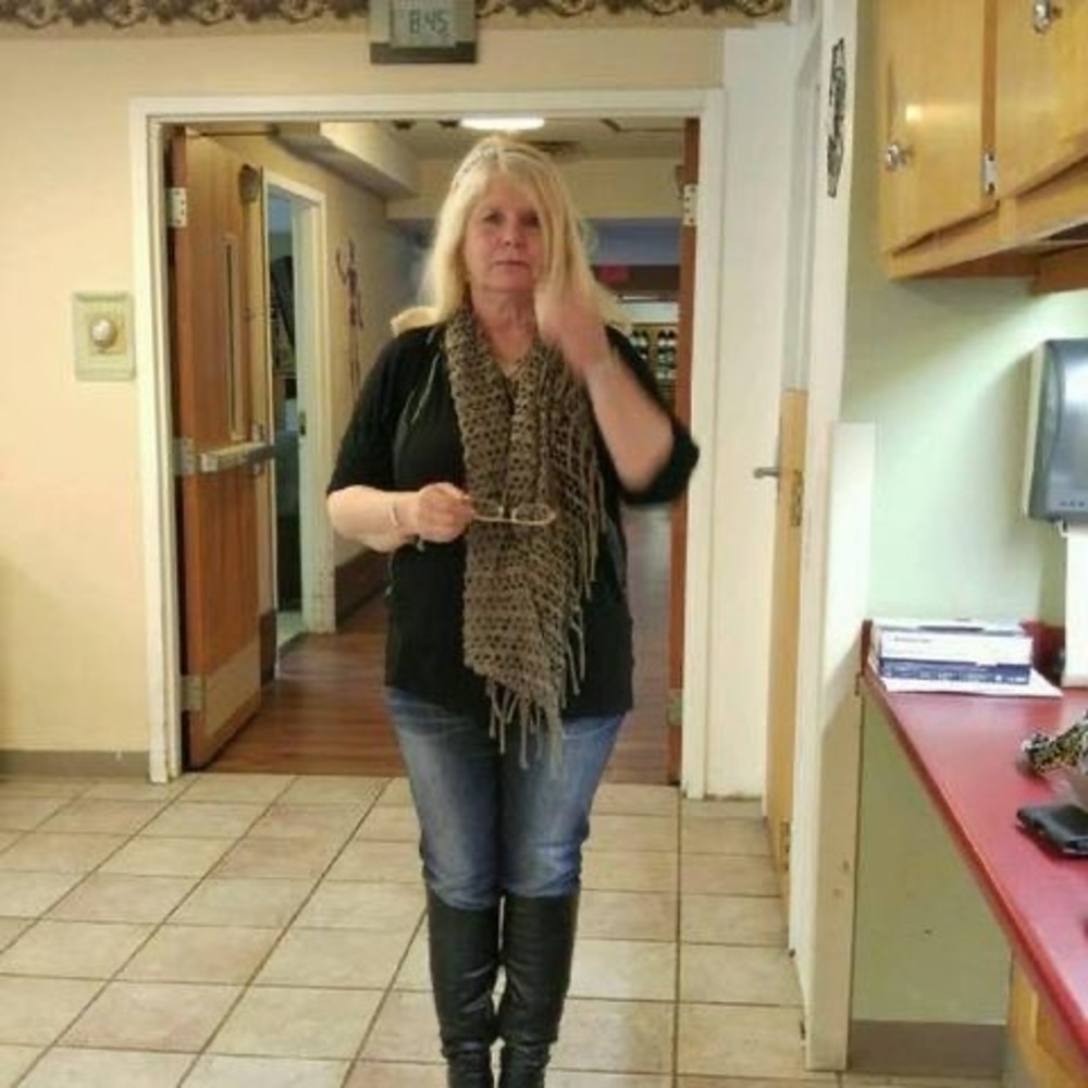 Meet your Posher, Brenda